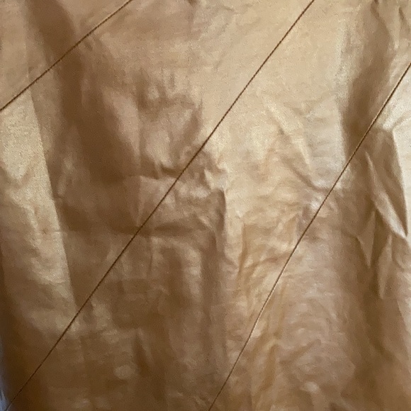 Zara faux leather skirt - Picture 2 of 11